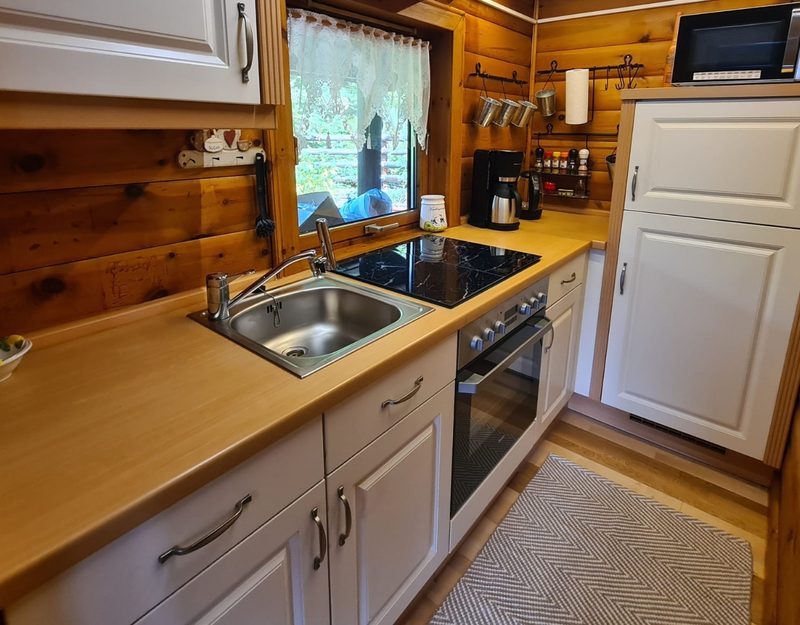 Voll ausgestattete Küche